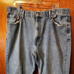 Men's 42x32 Levi's 550 Relaxed Fit 5 Pocket Demin Blue Jeans - Paint Stains